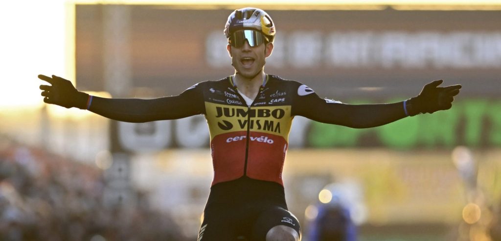 Van Aert klopt Van der Poel na titanenduel in Superprestige Heusden-Zolder