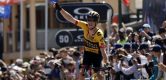 Rohan Dennis bezorgt Jumbo-Visma ritwinst en leiderstrui in Tour Down Under
