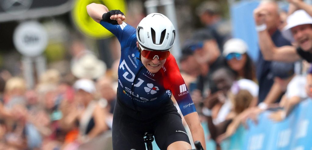 Loes Adegeest klopt Amanda Spratt in Cadel Evans Great Ocean Road Race