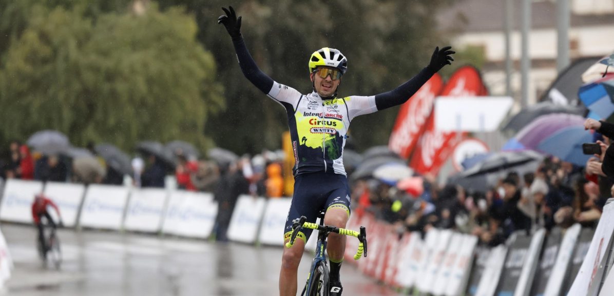 Kobe Goossens stunt met tweede zege op rij in Challenge Mallorca