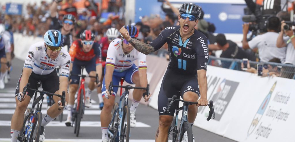 Sam Welsford bezorgt Team DSM dagsucces: “Denk dat we deze zege echt verdienen”