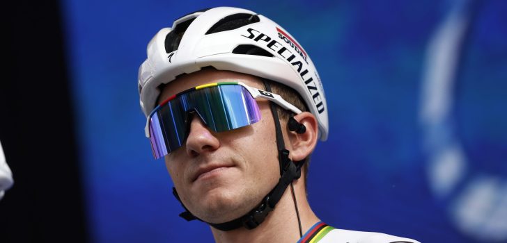 Evenepoel oefent op zeer opvallende wijze zijn tijdritstart