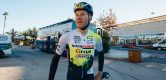 Mike Teunissen poseert in nieuw tenue en brengt Limburgse gezelligheid