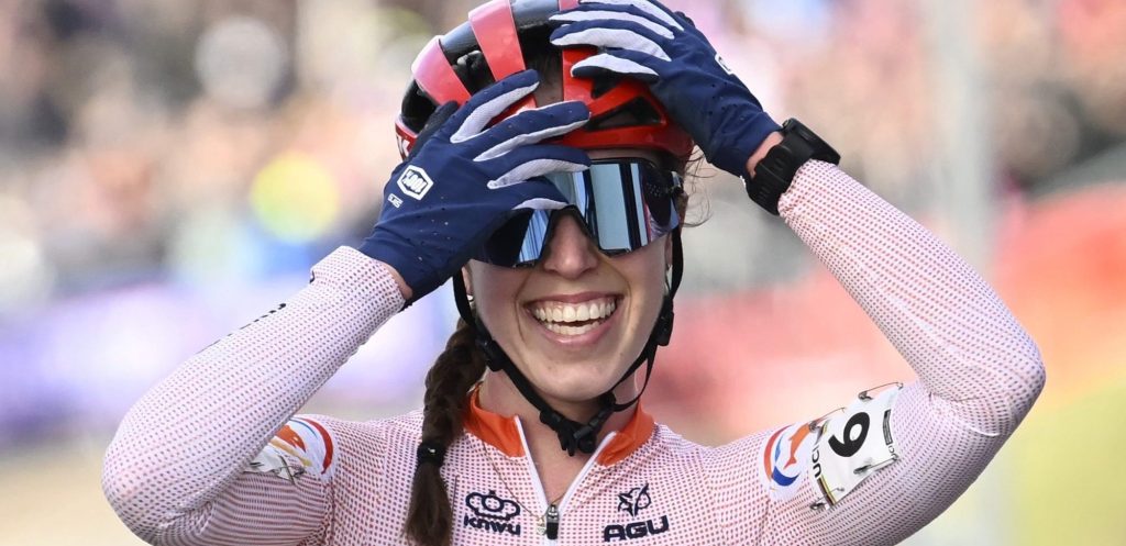 Shirin van Anrooij eindwinnares Tour de l’Avenir Femmes na indrukwekkende solo in laatste rit