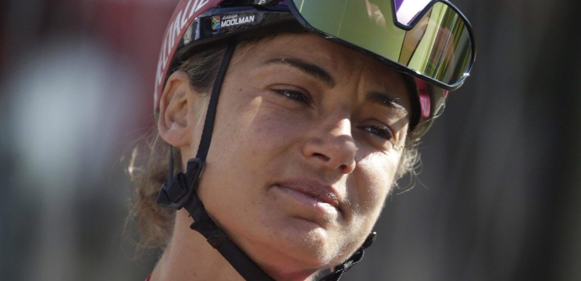 Ashleigh Moolman wint in Tour des Pyrénées, Loes Adegeest derde