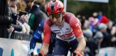 Bauke Mollema stond twee keer te voet in Omloop Het Nieuwsblad