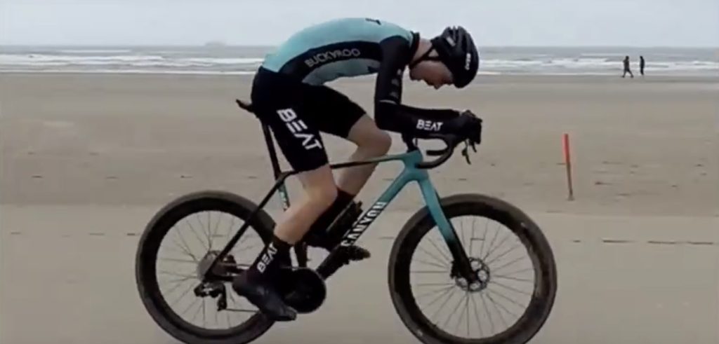 Jules de Cock en Nina Kessler winnen NK Beachrace