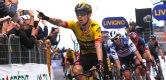 Roglic slaat toe in heuvelrit Tirreno-Adriatico, baaldag voor Van Aert en Van der Poel