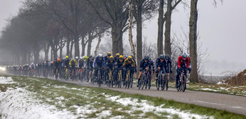 Wielrenner Jaap Voogel (20) zwaargewond na botsing in Ronde van Drenthe