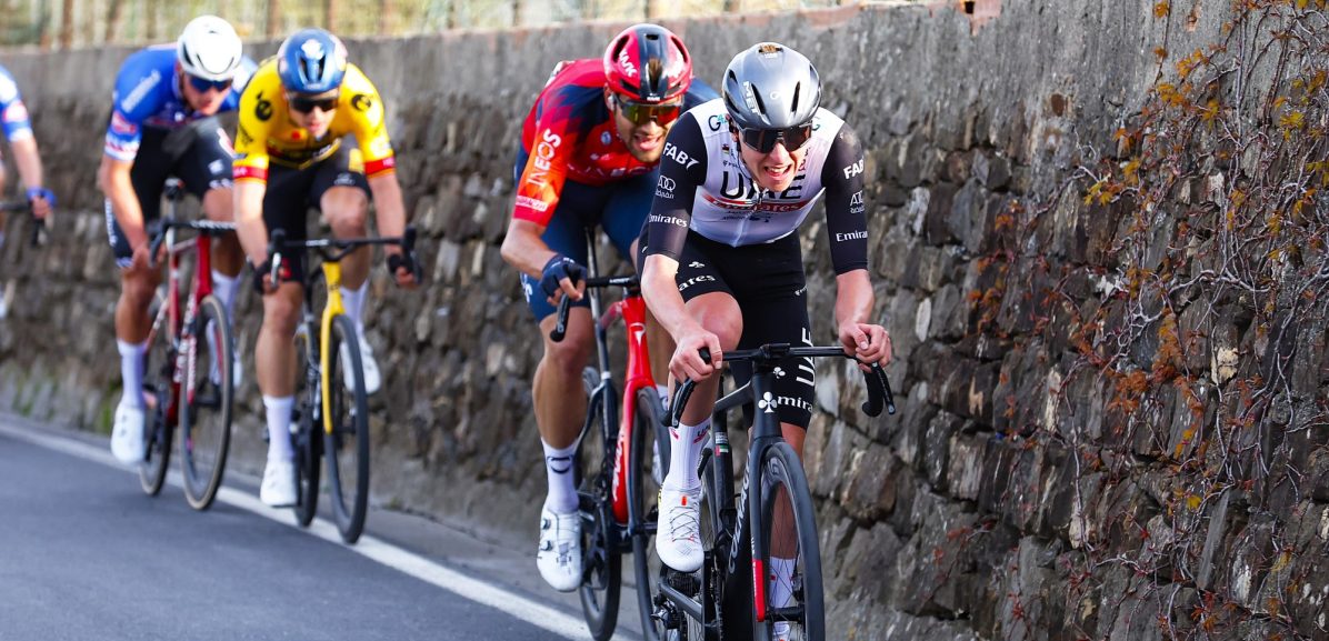 Pogacar kon ’te sterke’ Van der Poel niet volgen: “Hij sprintte naar de top van de Poggio”