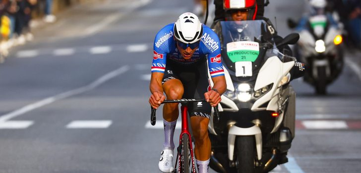 Oplettende fan filmt aanval Mathieu van der Poel op de Poggio