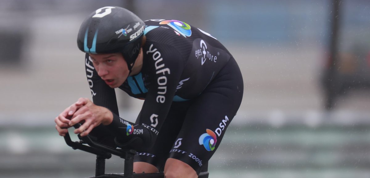 Piepjonge Vlad Van Mechelen tweede in openingstijdrit: “Dacht dat mijn powermeter stuk was”