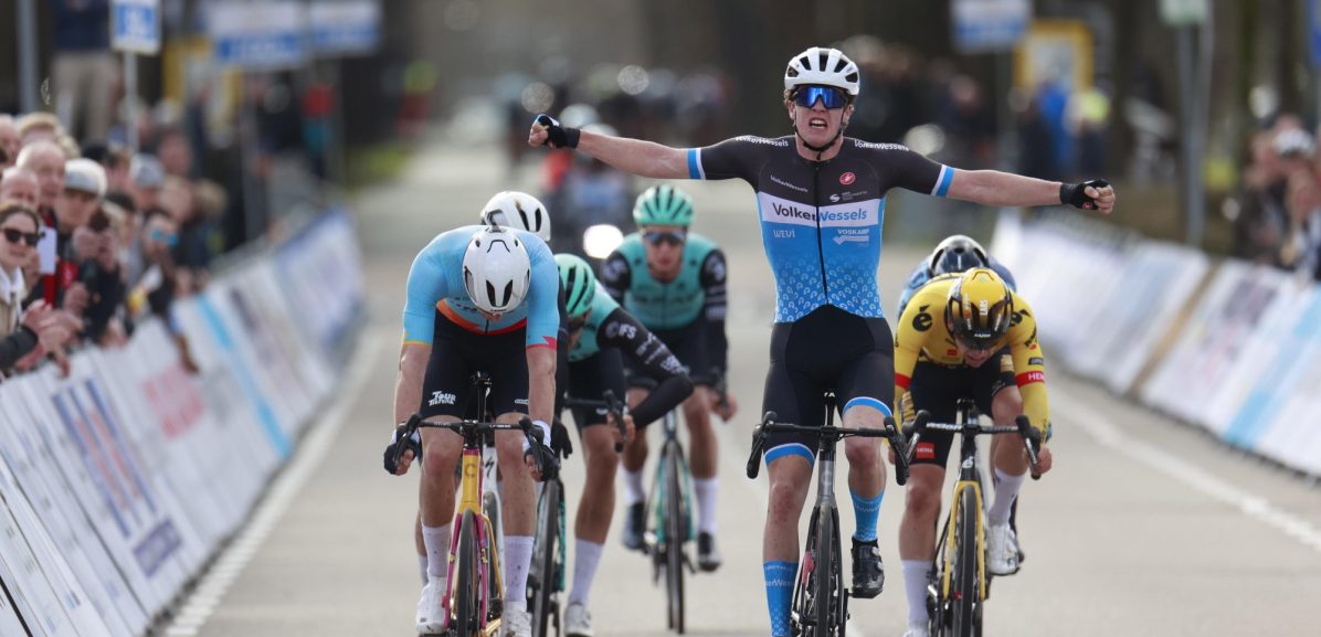 Kroonen zegeviert na waaierspektakel in Olympia’s Tour, Strand Hagenes verliest leiderstrui
