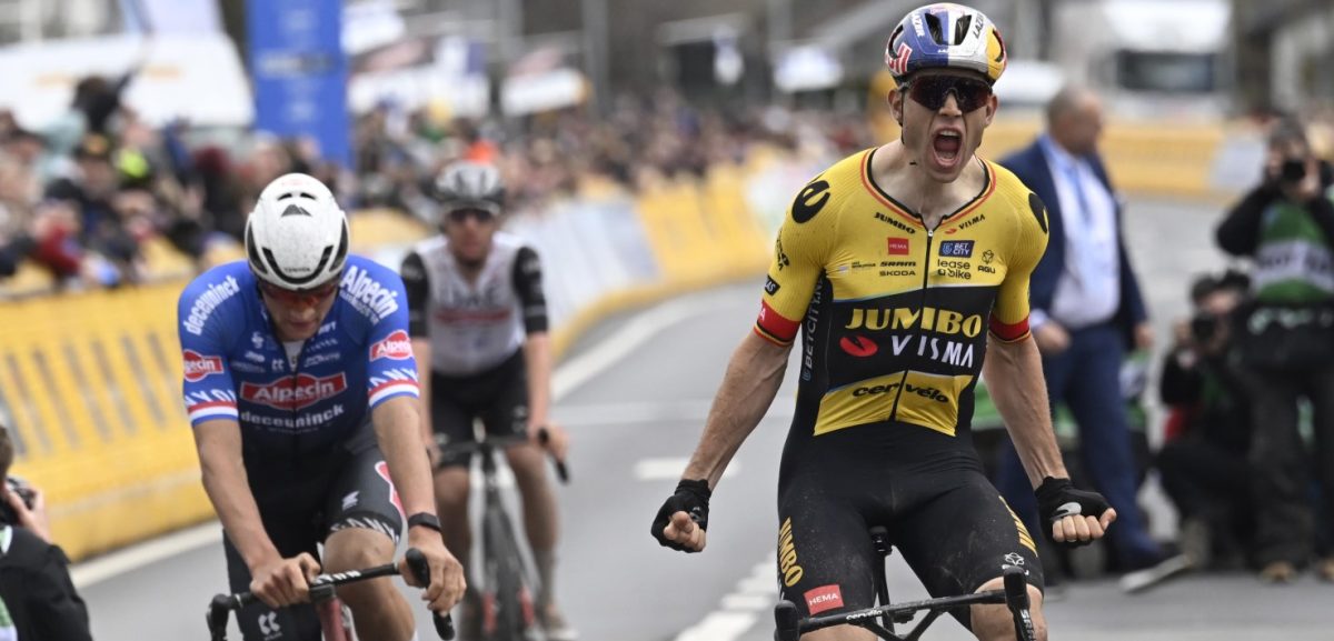 Van Aert klopt Van der Poel en Pogacar na gedroomde finale E3 Saxo Classic