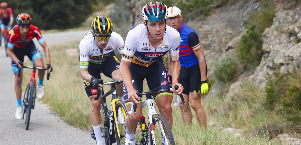Johan Bruyneel: “Evenepoel koerst te veel op adrenaline, Roglic straft dat af”