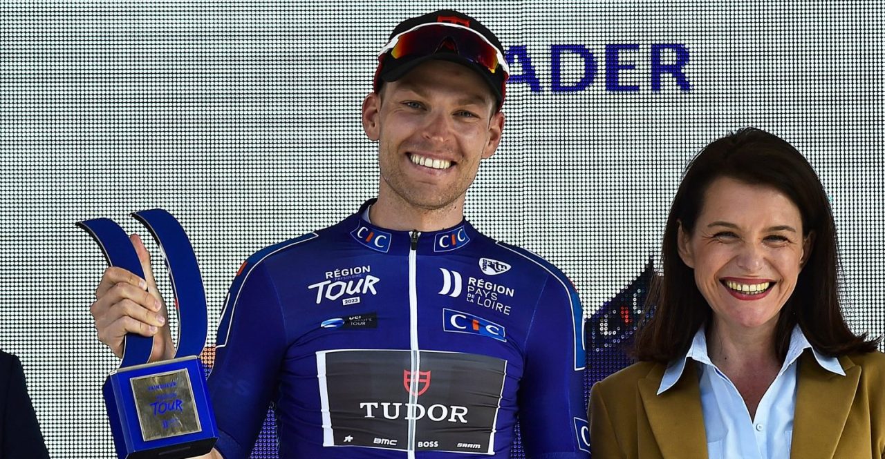 Alexander Kamp grijpt eindzege Région Pays de la Loire Tour, laatste rit voor Frederik Dversnes