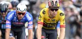 Lekke band komt Wout van Aert duur te staan in Roubaix: Je weet gelijk dat het over is