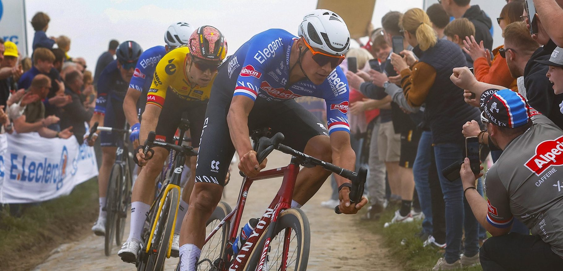 ParijsRoubaix 2023 Liveblog Reacties op solozege Mathieu van der Poel na chaotische finale ParijsRoubaix 2023 Liveblog Reacties op solozege Mathieu van der Poel na chaotische finale