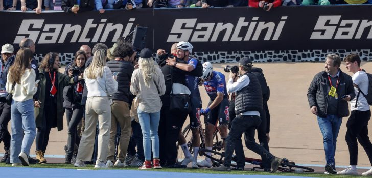 Zo beleefde de familie van Mathieu van der Poel de finale van Parijs-Roubaix