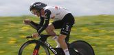 Mikkel Bjerg is laatste ploegmaat Mads Pedersen in Olympische wegrit in Parijs