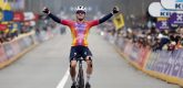 Solerende Lotte Kopecky is opnieuw de sterkste in Ronde van Vlaanderen