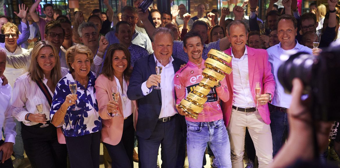Hoofdsponsor Jumbo: “Wielerploeg bewijst enorm veerkrachtig te zijn”