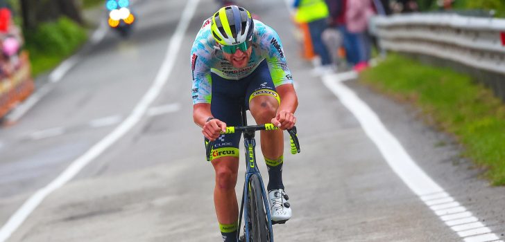 Giro 2023: Laurenz Rex ‘zwemt’ in nieuwe regenrit naar Cassano Magnago