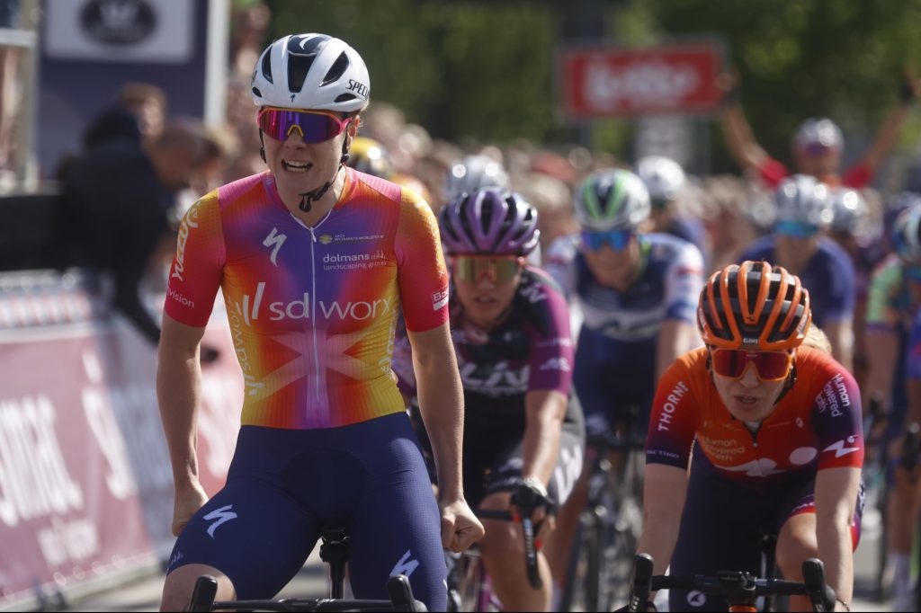 Lotte Kopecky schiet raak bij rentree in Veenendaal-Veenendaal Classic