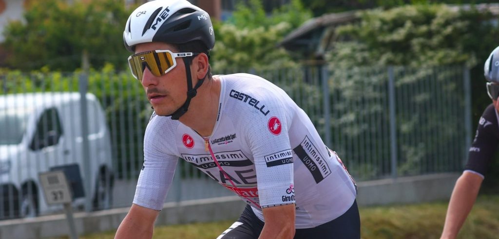 João Almeida klaar voor strijd bergop: “Denk dat INEOS het rustig gaat aanpakken”