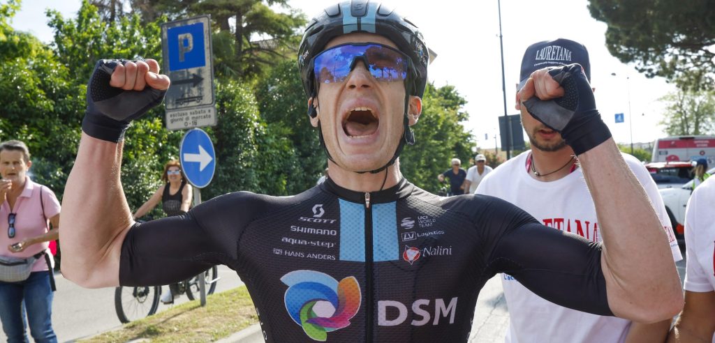 Verrassende zege voor Alberto Dainese in Giro: “Ging echt diep in de laatste meters”