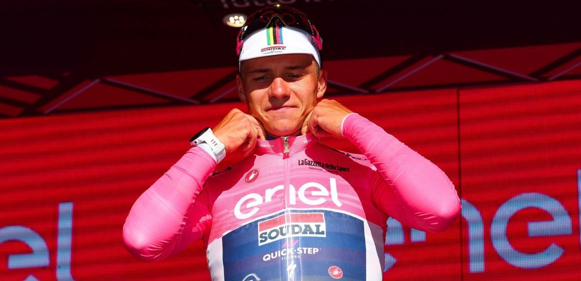 Evenepoel bijt van zich af na kritiek op Giro-opgave: “Ben ook maar een mens”