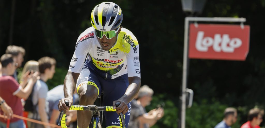 Girmay pakt na moeizame revalidatie gelijk een ereplaats: “En er is nog tijd tot de Tour”