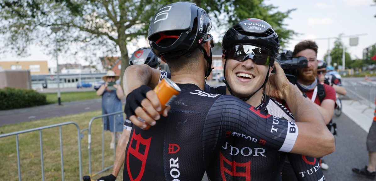 Arvid de Kleijn looft Zijlaard en Pluimers na zege in Deutschland Tour