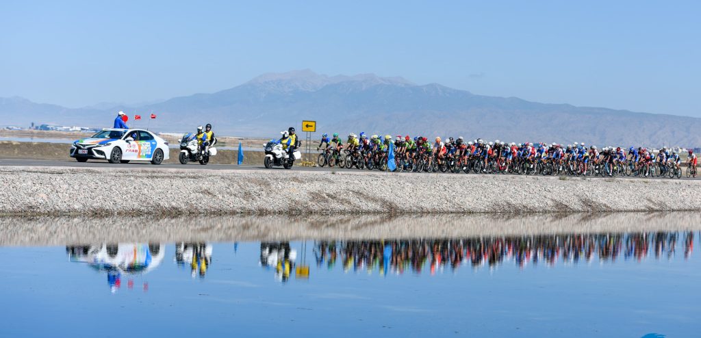 De Tour of Qinghai Lake test acht dagen de benen op duizelingwekkende hoogte