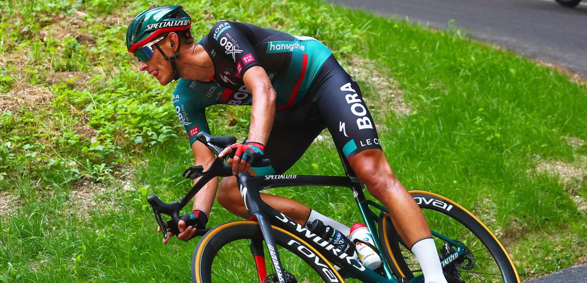 Tour 2023: Pechvogel Politt moet drie reservefietsen afwijzen en valt weg uit kopgroep