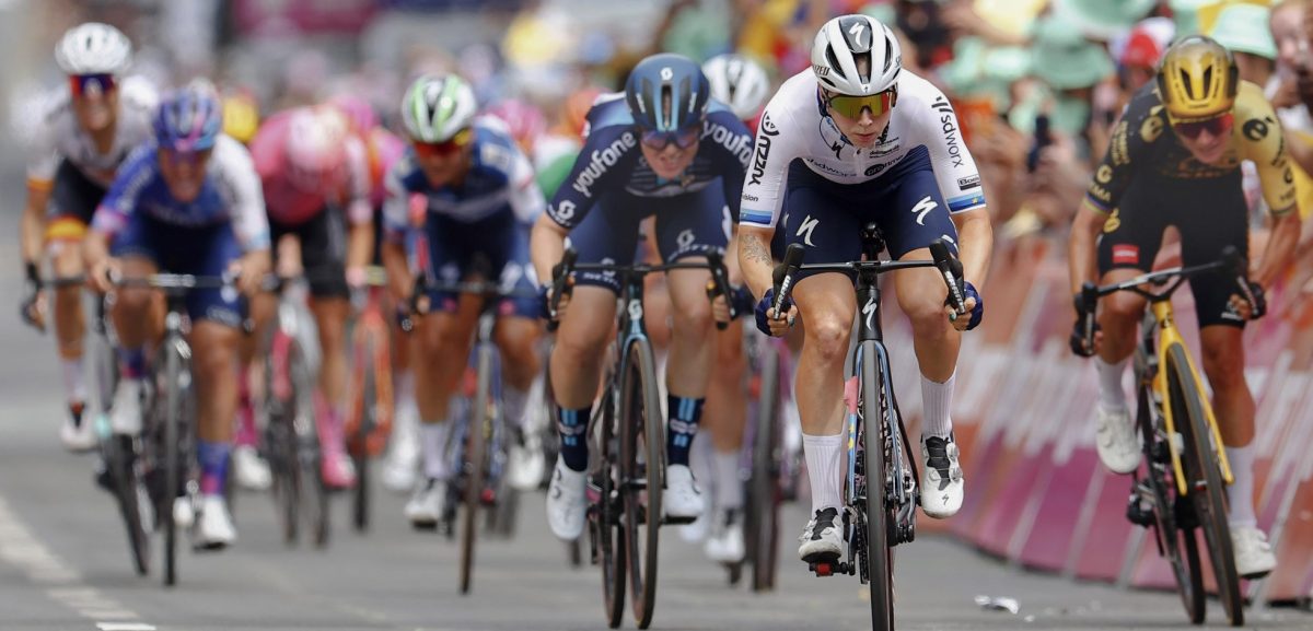 Charlotte Kool verrast met derde plek in eerste rit Tour Femmes: “Beste klimprestatie ooit”