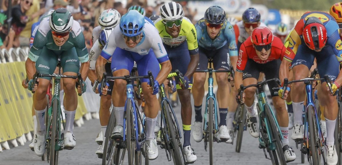 Dylan Groenewegen baalt op Champs-Élysées: “Beste benen ooit, maar het gaat om winnen”