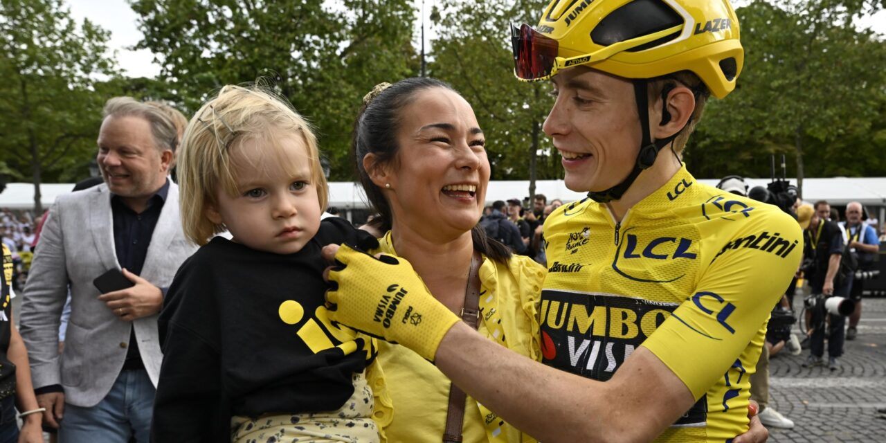 Vrouw Jonas Vingegaard opvallend kritisch op tactiek en keuzes Visma | Lease a Bike