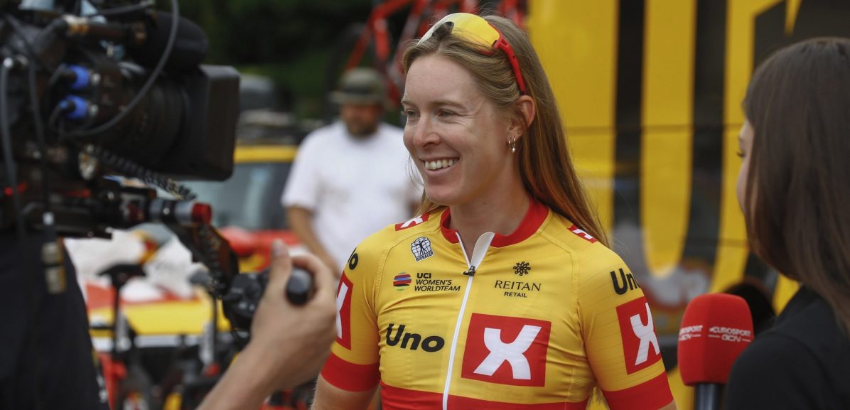 Emotionele Hannah Barnes (30) kondigt afscheid aan: “Laatste twee jaar waren moeilijk”