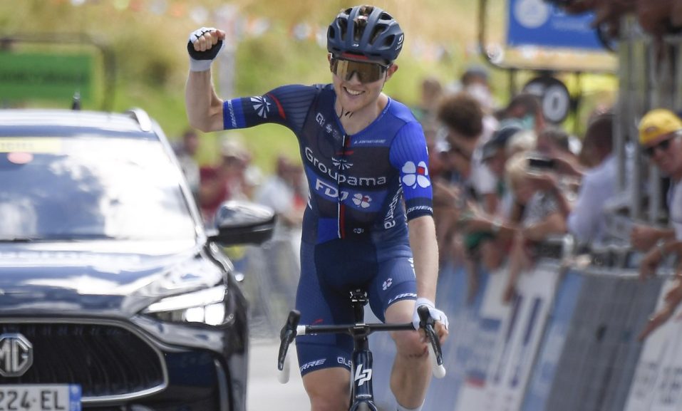 Michael Storer wint Tour de l’Ain: “Ik stond nochtans op met pijn na mijn val”