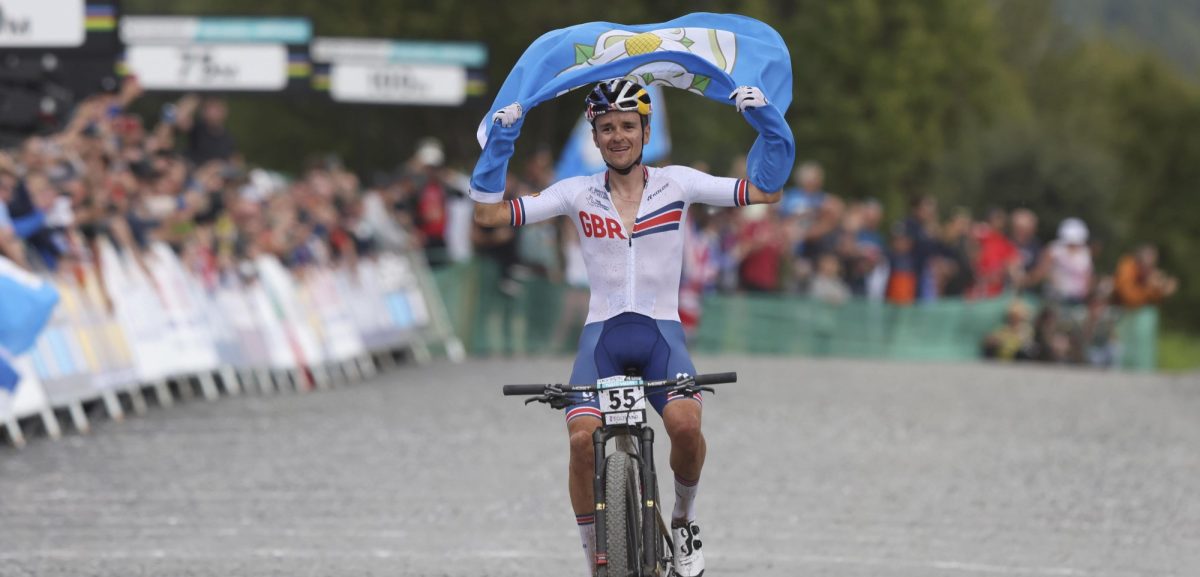 WK 2023: Liveblog Cross Country MTB – Pidcock rekent af met Schurter na vroege opgave Van der Poel