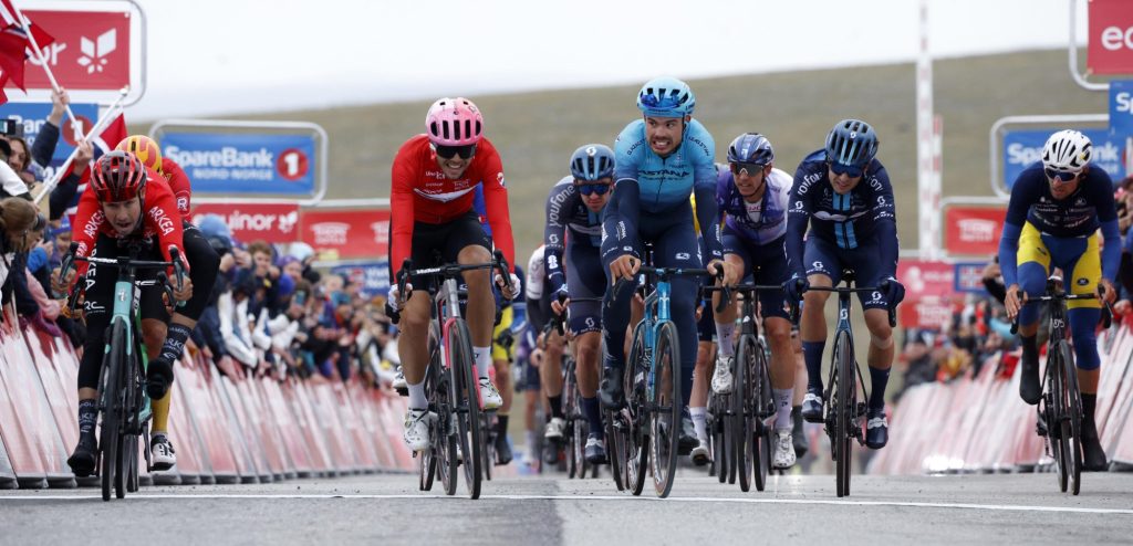 Champoussin sprint naar zege in slotrit Arctic Race of Norway, Williams eindwinnaar
