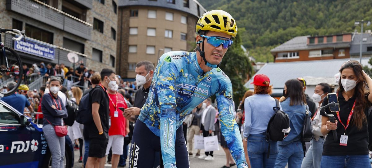 Vuelta 2023: Javier Romo moet opgeven door wervelbreuk