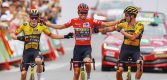 Eindwinnaar Sepp Kuss opgelucht: Heel speciaal om samen met Jonas en Primoz te vieren