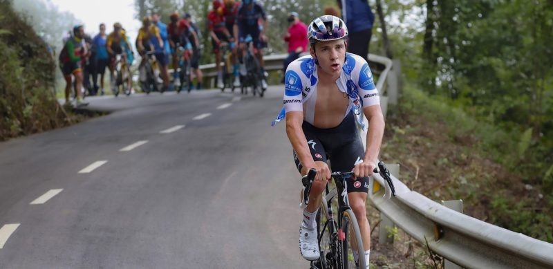Ook Remco Evenepoel heeft oordeel over graveletappe in Tour: “Dit is niet nodig”