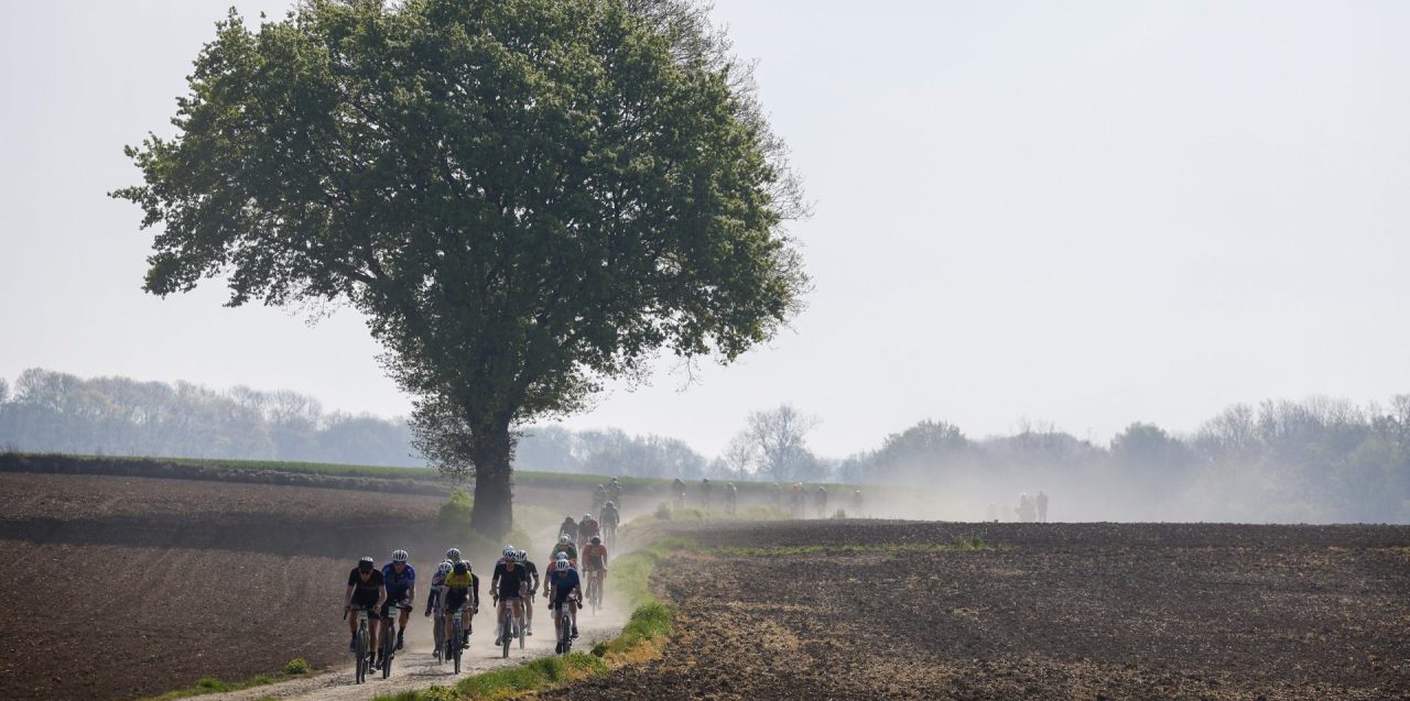 Parcoursverkenning WK Gravel: een parcours op maat van Mathieu van der Poel?