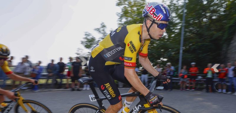 Wout van Aert spreekt van ‘middelmatig’ seizoen: “Er waren tweede plaatsen waar het anders had kunnen zijn”