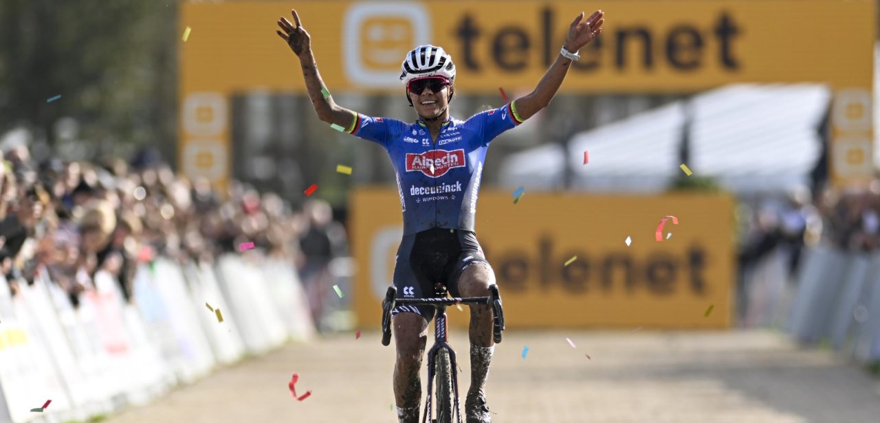 Ceylin del Carmen Alvarado grijpt haar kans en boekt eerste seizoenszege in Superprestige Ruddervoorde