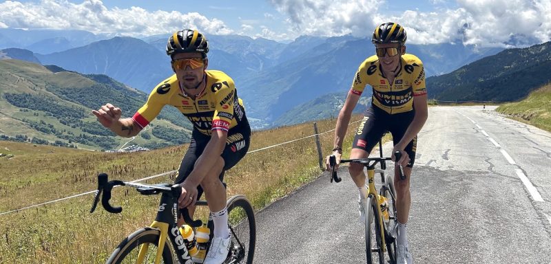 Robert Gesink: “Komst Roglic is belangrijk geweest voor ommekeer binnen de ploeg”