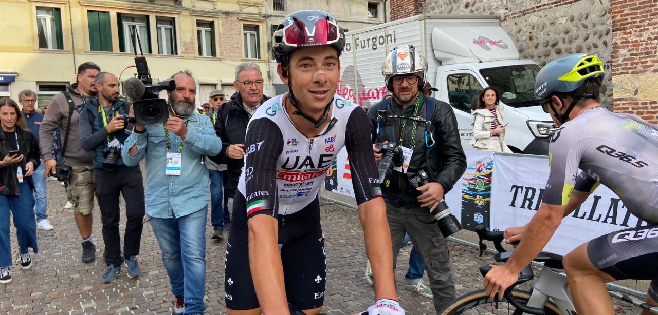 Davide Formolo pikt Veneto Classic mee na ploegenspel met Marc Hirschi